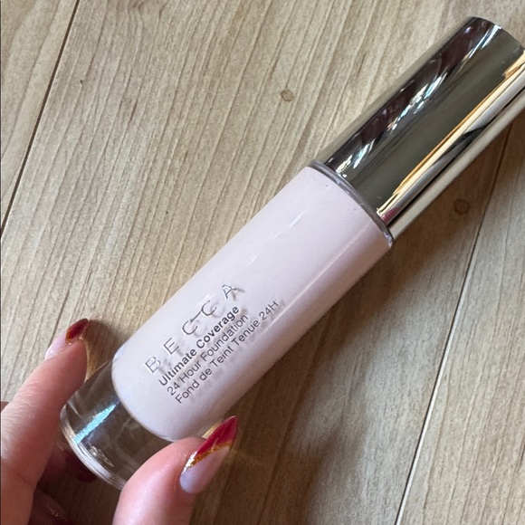 BECCA Ultimate Coverage Foundation - Picture 4 of 4
